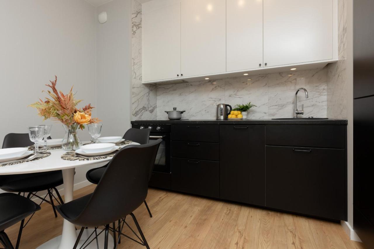 Modern Apartment With Balcony Mokotow Business Centre By Noclegi Renters Varsovie Extérieur photo