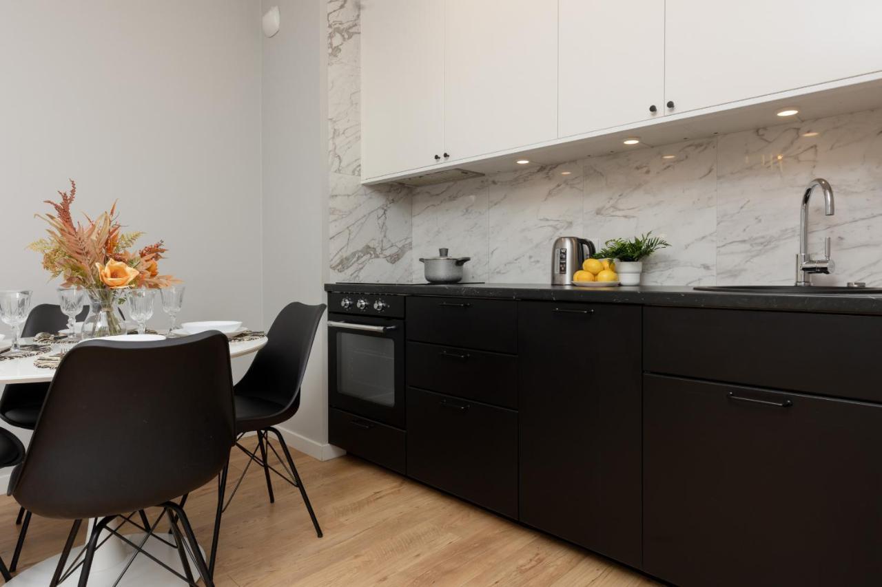 Modern Apartment With Balcony Mokotow Business Centre By Noclegi Renters Varsovie Extérieur photo